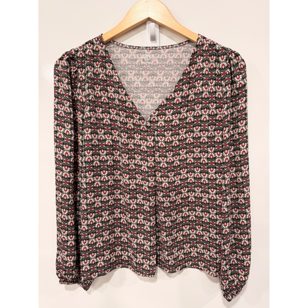 Loft Outlet Petite V-Neck Long Sleeve Blouse Geometric Floral Grey Red SP